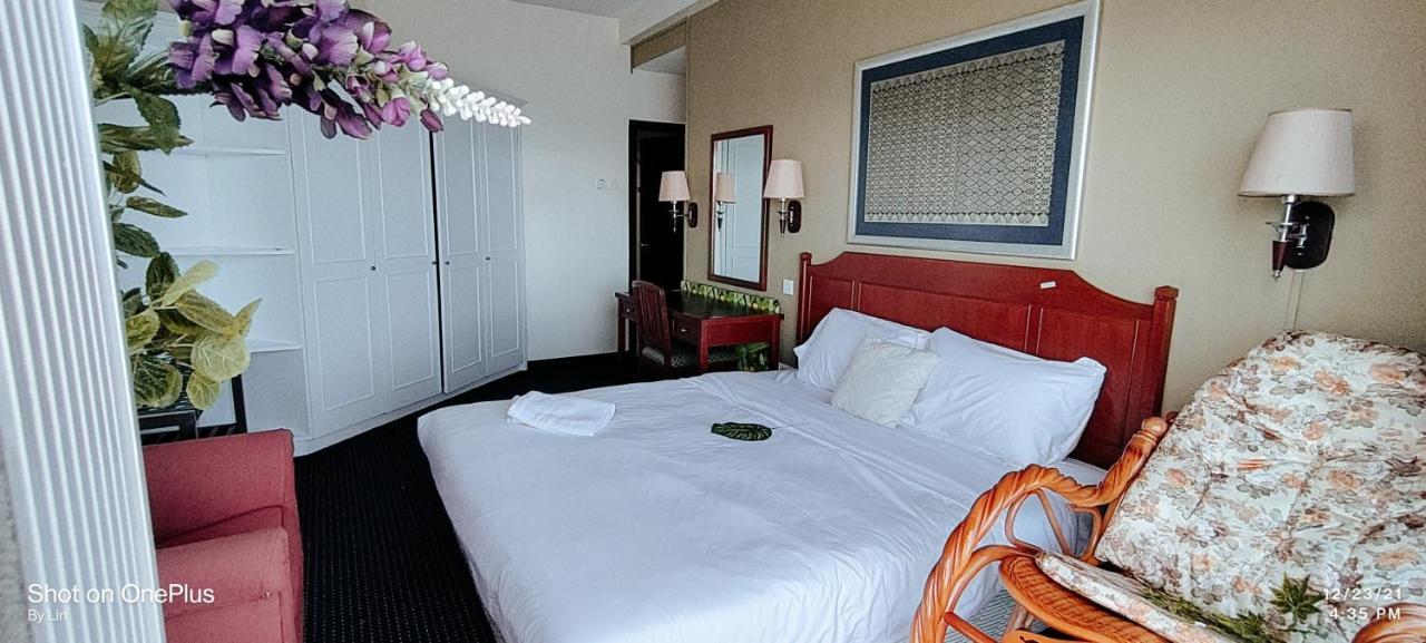 Sea View Paradise Apartment Tanjung Bungah  Bagian luar foto