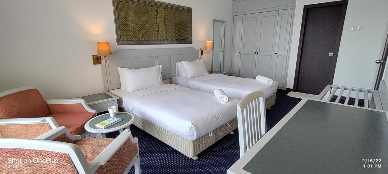 Sea View Paradise Apartment Tanjung Bungah  Bagian luar foto