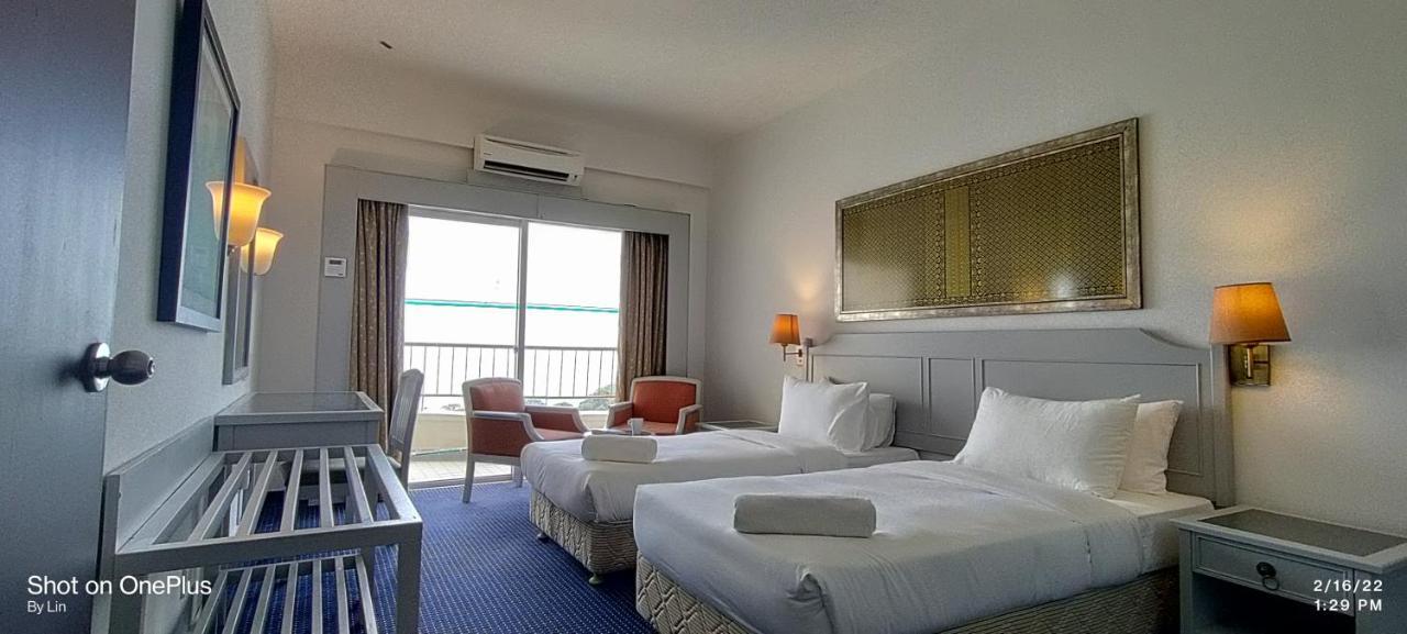 Sea View Paradise Apartment Tanjung Bungah  Bagian luar foto