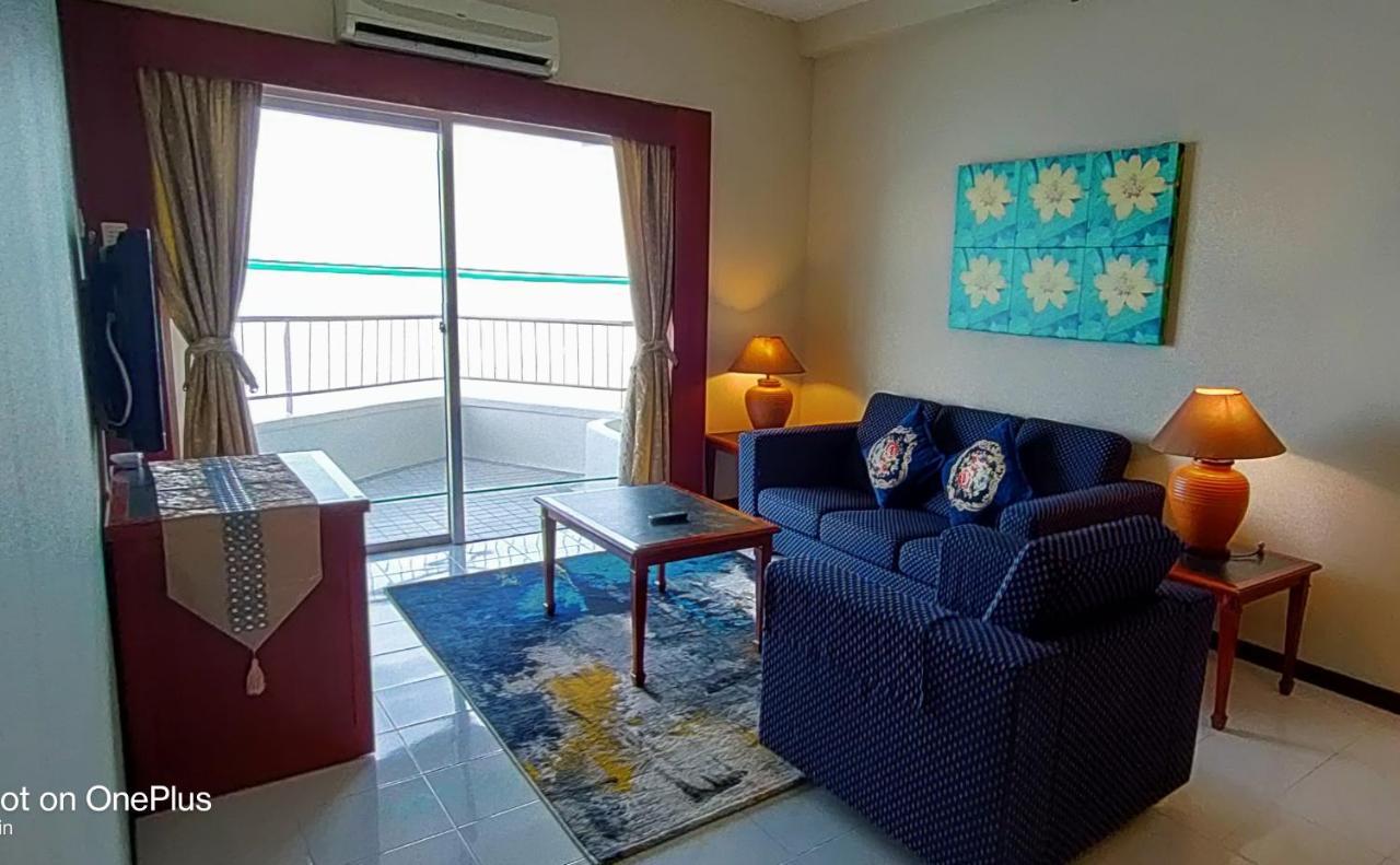 Sea View Paradise Apartment Tanjung Bungah  Bagian luar foto