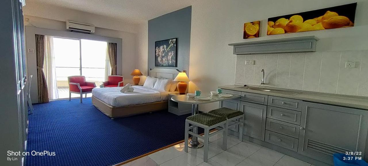 Sea View Paradise Apartment Tanjung Bungah  Bagian luar foto